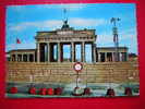 CPSM-ALLEMAGNE-BERLIN-BLICK AUF DAS BRANDENBURGER TOR NACH-2 PHOTOS DE LA CARTE -CARTE EN BON ETAT,AVEC LES COINS COGNES - Porte De Brandebourg