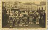 Binche : Le Carnaval : Un Groupe De Gilles Avec Masque ( Carte Ecrit - Avec Cachet - Carnaval De Binche Mardi Gras 1933) - Binche