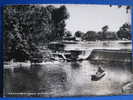 C.P.M. VERMENTON - Le Barrage - Pêcheur En Barque - Vermenton