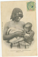 Cad Hanarantzoa, Carte Postale: Femme Zaramanampy Allaitant Son Enfant - Otros & Sin Clasificación