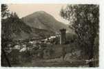 Castellane - La Tour Pentagonale à Machicoulis Et Vue Générale - Castellane