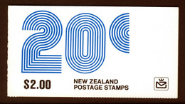 NEW ZEALAND - 1981 $2 BOOKLET SG SB35 INVERTED PANE FINE MNH ** - Markenheftchen