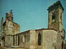 17 - ILE DE RE - SAINT-MARTIN - L´Eglise St-Martin XV°s. ( Renault Dauphine ) - Saint-Martin-de-Ré