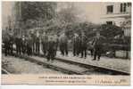 Carte Postale  Ancienne Politique - Grève Générale Des Chemins De Fer - Grévistes Attendant Le Passage D'un Train - Evènements