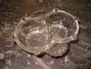 Ancienne Salière Double, Coquilles. En Verre Ou 1/2 Cristal Moulé,  Déco Cuisine, Art De La Table. Début 20eme Siècle. - Glass & Crystal