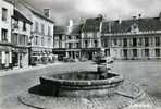 77-LA FERTE GAUCHER..L´HOTEL DE VILLE SUR LA PLACE DU Gal DE GAULLE....CPSM GRAND FORMAT - La Ferte Gaucher