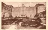 34 / CASTRIES- LE CHATEAU COUR D´HONNEUR - Castries