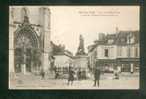 Arcis Sur Aube (10) - Place De La République Portail De L'église Statue De Danton ( Animée Coiffeur GRADASSI ROYER ) - Arcis Sur Aube