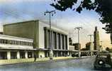 CPSM DU 76 LE HAVRE LA GARE COURS DE LA REPUBLIQUE AVEC VOITURES ET PETITE ANIMATION VOIR SCANER - Stazioni