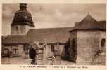 56 LE FAOUHET L´Eglise Et Le Monument Aux Morts - Le Faouet