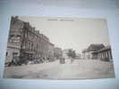 1dck - CPA - LONGUYON - PLACE DE LA GARE - [ 54 ] Meurthe Et Moselle - Longuyon