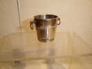 DIMINUTIF / SEAU A CHAMPAGNE HAUTEUR 4 CM / 2 PIONCONS  / ANCIEN 1900/20 ?? / TRES BEL ETAT - Argenteria