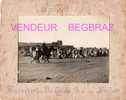 Delcampe - MARRAKECH       PHOTO 9,5 Cm / 6cm COLLEE SUR PAPIER 11cm /9  UN CAID PLACE DU MECHBEIZ - Marrakech