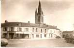 Carte Postale Semi Moderne De Boran Sur Oise, Place Bourgeois - Boran-sur-Oise