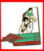 Magnifique Pin´s Cyclisme LIEGE BASTOGNE LIEGE 1992 - Radsport