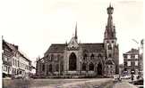 WALCOURT - La Basilique Et La Place - Walcourt