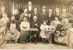 Carte Photo De Famille.??  ....vin... Chien - To Identify