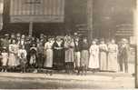 Carte Photo ..Personnel..Famille.devant Magasin - To Identify