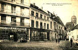P 675/ CPA    ARNAY LE DUC   (21)   PLACE PRESIDENT CARNOT ET L' HOTEL DE VILLE - Arnay Le Duc