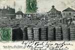 LA - LOUISIANA . LEVEE SCENE . NEW ORLEANS .  BALED COTTON READY FOR TRANSPORTATION . - New Orleans