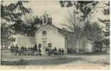 Carte Postale Ancienne Valréas - Chapelle Dédiée à N.D. De Lorette - Valreas