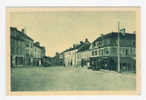 MAULE - Place Du Général De Gaulle - Maule