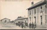 63 - SAINT - ELOY - LES - MINES :LA GARE , BELLE ANIMATION . - Saint Eloy Les Mines