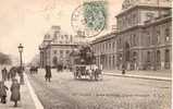 75 Paris - Ecole Militaire, Façade Principale - CPA Dos Non Divisé, Très Animée, à Voir - Enseignement, Ecoles Et Universités