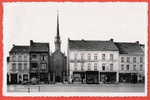 EECLOO - Minderbroederskerk. Café, Commerces, Voitures.. - Eeklo