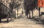 MAYENNE  -  Place Cheverus Et Statue Du Cardinal - Mayenne