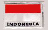 ECUSSON - DRAPEAU INDONESIE  - INDONESIA - SOUS PLASTIQUE - Bandiere