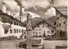 ZUOZ (ENGADIN). DORFPLATZ MIT CHESA PLANTA UND CRUSCH ALVA HOTEL (WEISSES KREUZ). - Zuoz