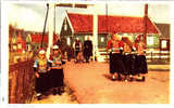 MARKEN PAYS BAS HOLLAND HOLLANDE . PROMENEURS. - Marken