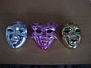 Lots De 3 Magnifique Masques Badge   Non Pin´s  ( Badge ) - Lotes