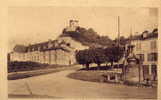 LA ROCHE GUYON - Le Château Et La Fontaine - - La Roche Guyon