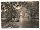 Beaumont-le-Roger (27) : Le Pont De L'étang Et Les Rives De La Risle En 1960. - Beaumont-le-Roger