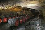 Au Pays Des Vins De Loire Cave Creusée Dans Le Coteau - Pays De La Loire