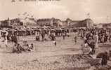 Trouville Le Casino Et La Plage Et La Terrasse Du Casino - Casinos