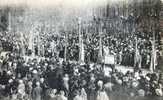 BELGIQUE - BRUXELLES - Entrée Du Roi Et Des Troupes Alliées - La Tohue Devant Le Parc - Berühmte Personen