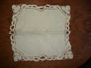 NAPPERON  BORD EN DENTELLE DU PUY BLANC 20 X 20 CM - Laces & Cloth