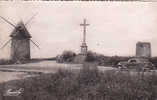 VENDEE.LES HERBIERS.LE CALVAIRE ET LES MOULINS DU MONT DES ALOUETTES VERS L HOTEL  AUTOMOBILE ..SEMI MODERNE - Les Herbiers