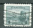 1942 4 Cent  War, Grain Elevator Issue  #0253 4 Hole Perf - Perforés