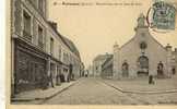 CPA (45)     PUISEAUX    Marché Couvert Et Rue De Paris - Puiseaux