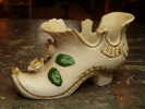 Ancien Sabot (sabbot) En Porcelaine Biscuit, Dorures Et Fleurs. - Other & Unclassified