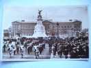 Victoria Memorial Buckingham Palace  & Guards London Carte Photo  Recto / Verso - Buckingham Palace