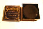 PUBLICITE  ANCIENNE / VELOUTINE  / ENTRETIEN DES CHAUSSURES EN DAIM ET TOILE / BOITE D ORIGINE - Boxes