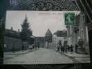 VDS CPA CRUZY LE CHATEL RUE DE L'HOTEL DE VILLE SUPERBE ANIMATION CARTE RARE - Cruzy Le Chatel