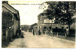 R 349 / CPA   LE GRAND QUEVILLY   (76)    LA RUE DE L´ EGLISE - Le Grand-Quevilly