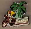 Pin´s Badge Pin Cyclisme Vélodrome HYERES TOULON VAR - Cyclisme