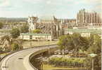 Beauvais ( Oise) Vue Panoramique Et Bus Car - Beauvais